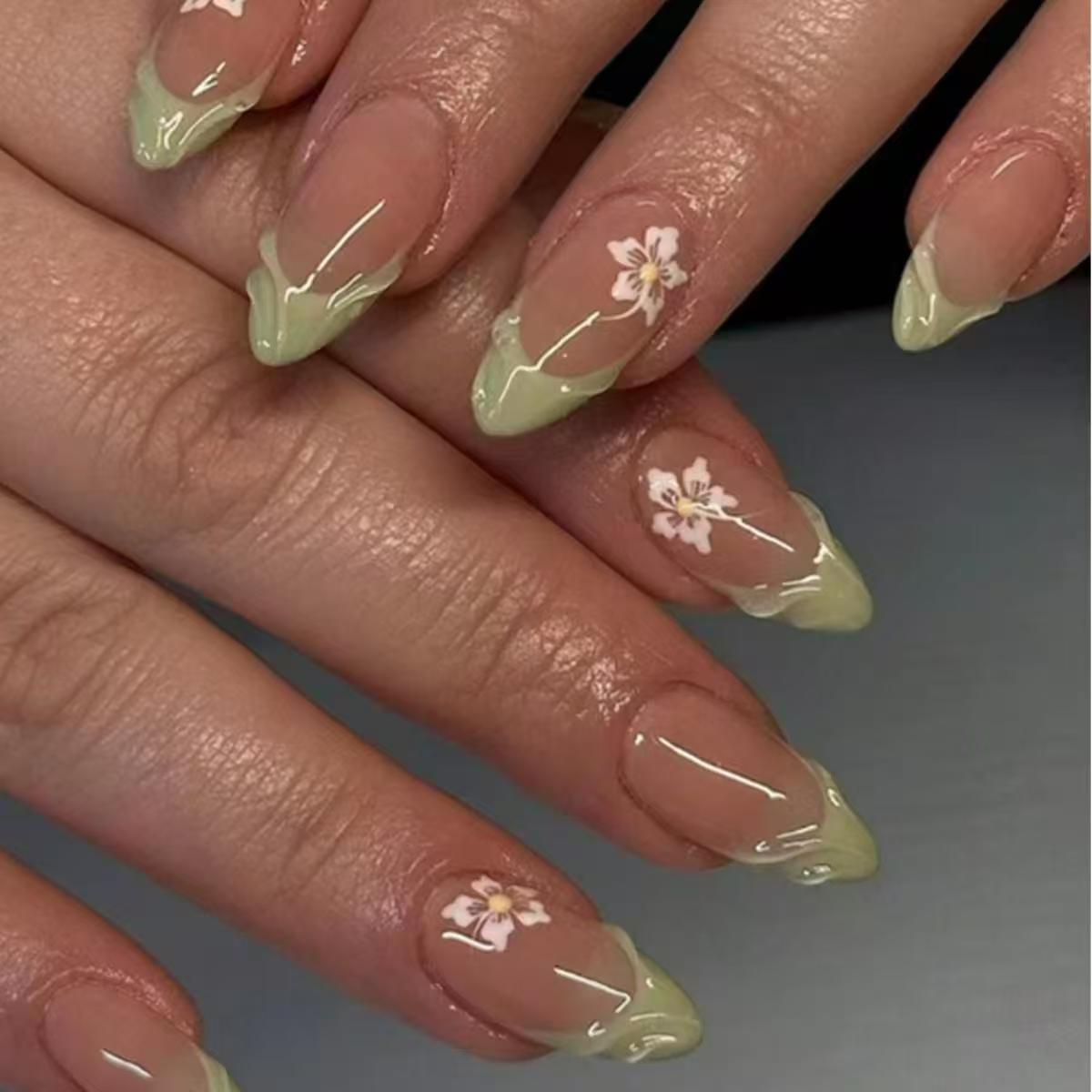 Nail Art Flower - 24 adet Basit Yeşil Fransız Sahte