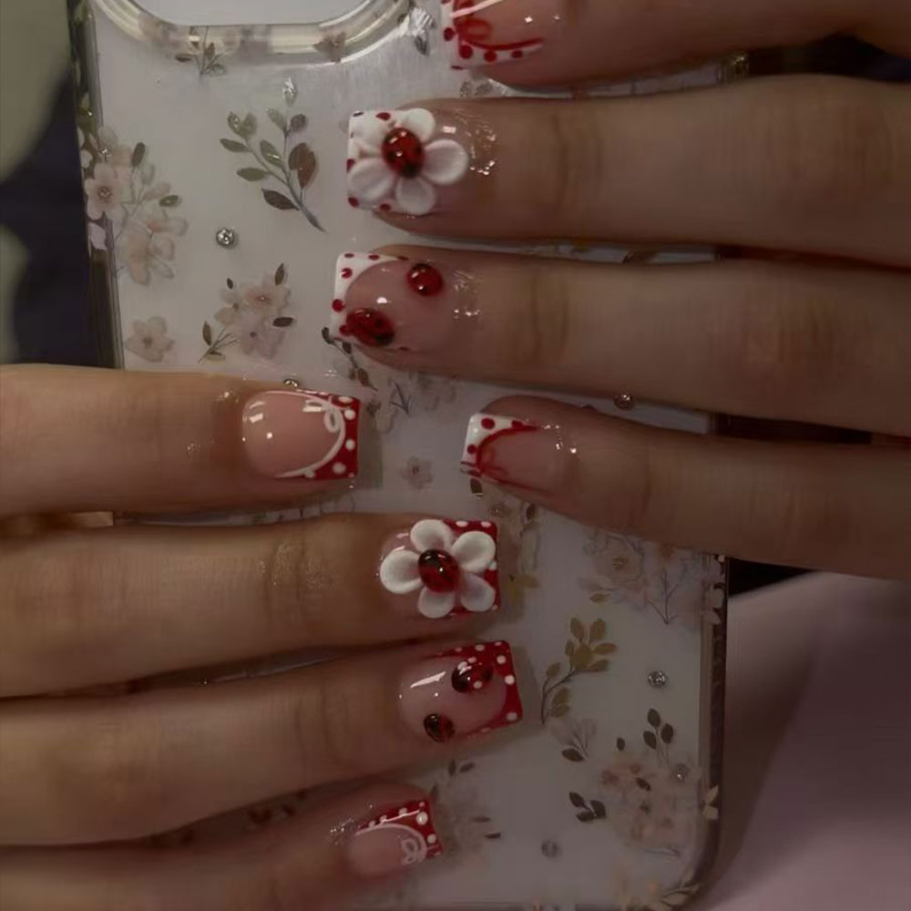 Set Başına 24 Adet. Dikdörtgen - Nail Art Flower incelemesi ve fiyatı