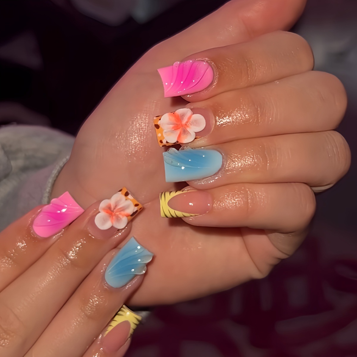 24 adet Kısa Kare Kafa Yanlış  - Nail Art Flower incelemesi ve fiyatı